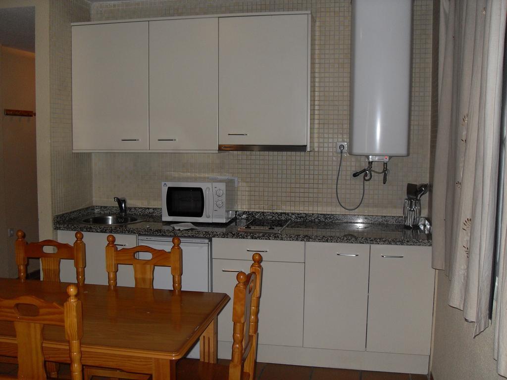 Apartamentos Habitat Zona Media Monachil Pokoj fotografie