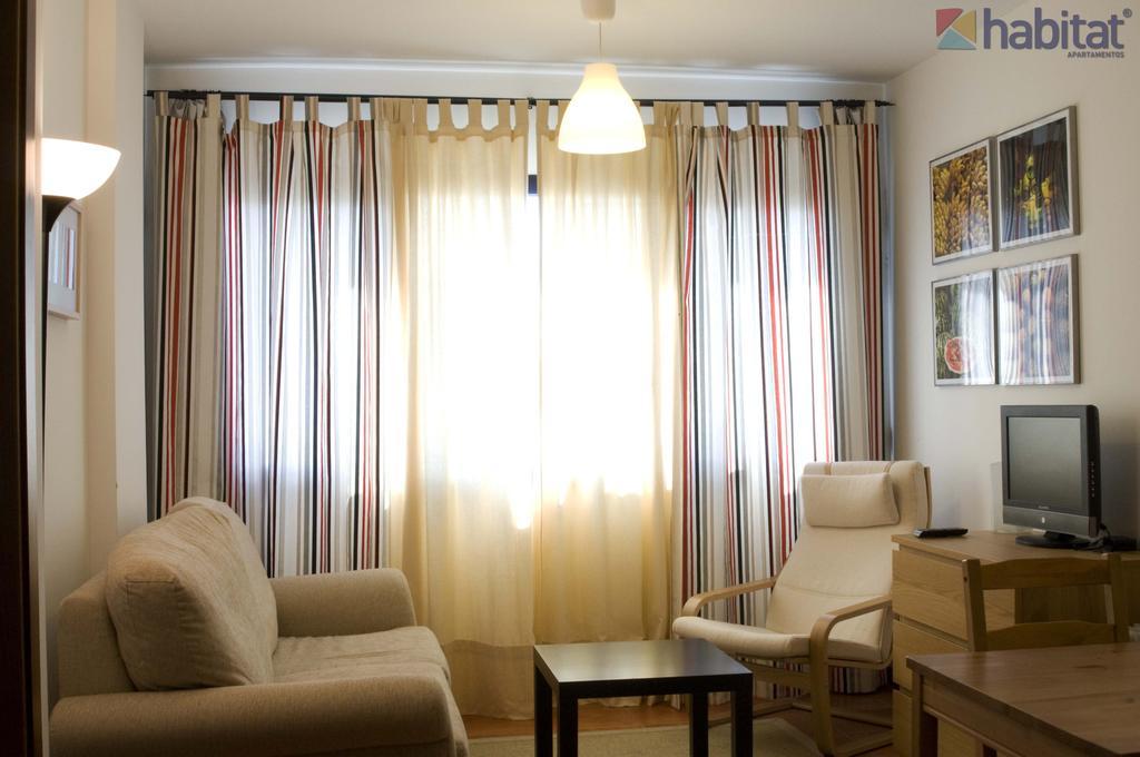 Apartamentos Habitat Zona Media Monachil Pokoj fotografie